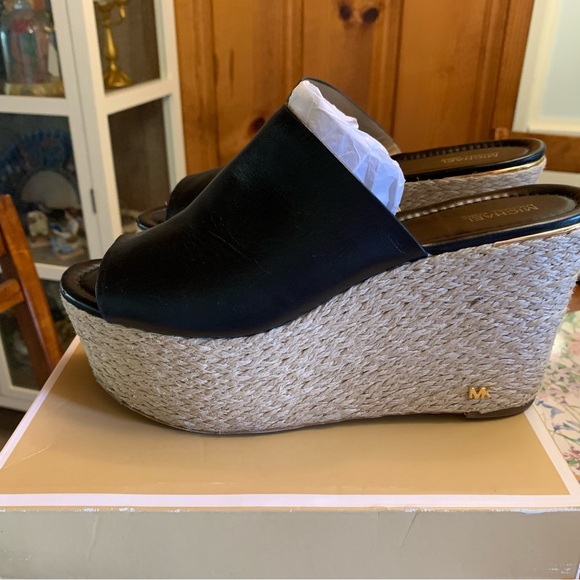 Michael Kors Size 10 Cunningham Wedges - Picture 3 of 6